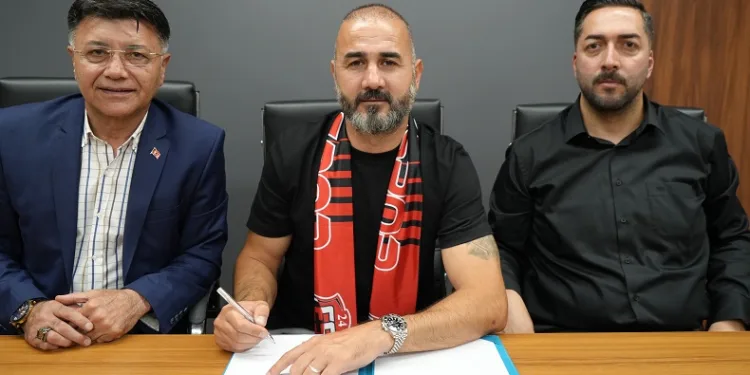 24 Erzincanspor teknik direktör Gökhan Ünal ile 1 yıllık sözleşme imzaladı
