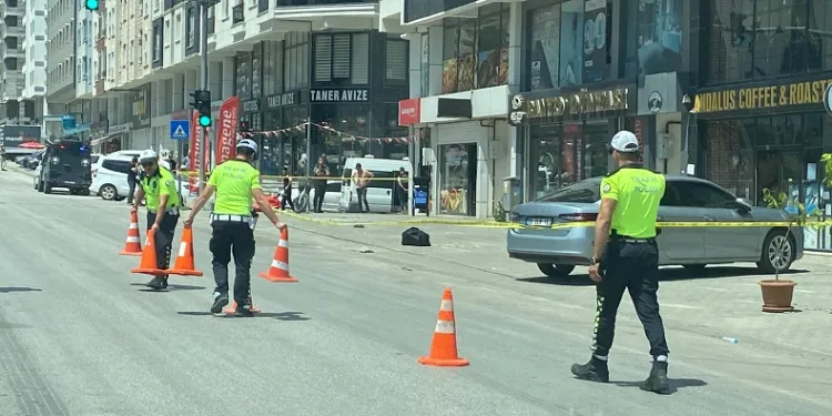 Tatvan’da şüpheli çanta alarmı