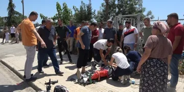 Önündeki minibüse çarpan motosiklet sürücüsü yaralandı