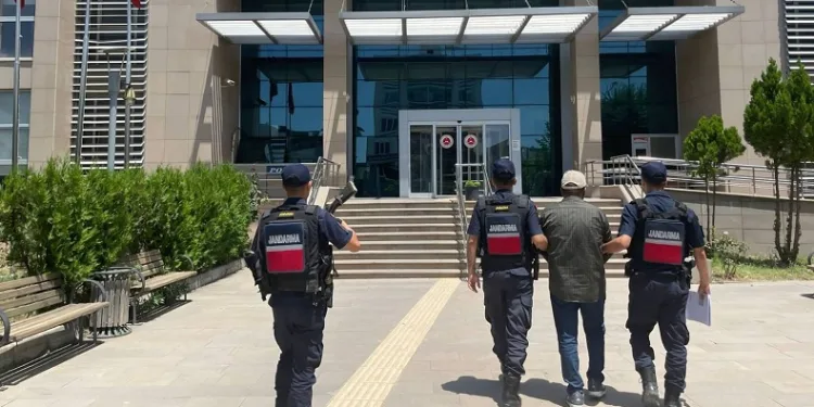 15 Yıl 10 ay kesinleşmiş hapis cezası bulunan şahıs yakalandı