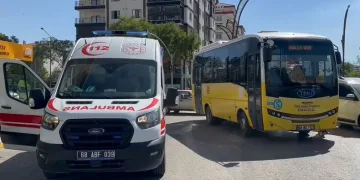 Halk otobüsünün çarptığı yaşlı kadın ağır yaralandı