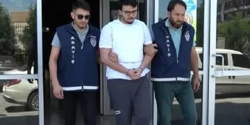 Kütahya’da annesini ve üvey babasını öldüren zanlı tutuklandı