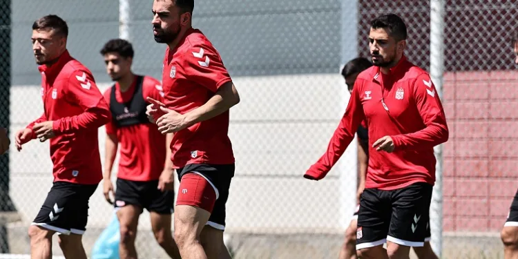 Sivasspor, yeni sezona iddialı hazırlanıyor