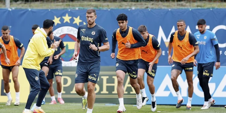 Fenerbahçe, hazırlıklarını sürdürdü