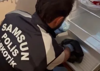 Evdeki buzdolabından 13 bin 701 adet uyuşturucu hap çıktı