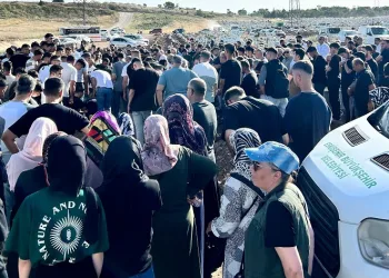 Motosiklet kazasında hayatını kaybeden genç son yolculuğuna uğurlandı