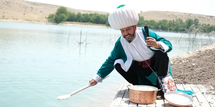 Muhteşem festival göle maya çalma ile başladı