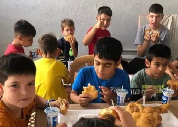 Kur’an kursuna geleneksel kahvaltıyla başlıyorlar