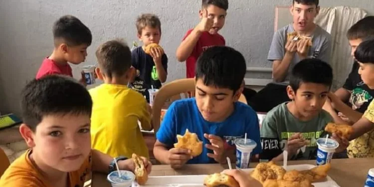 Kur’an kursuna geleneksel kahvaltıyla başlıyorlar