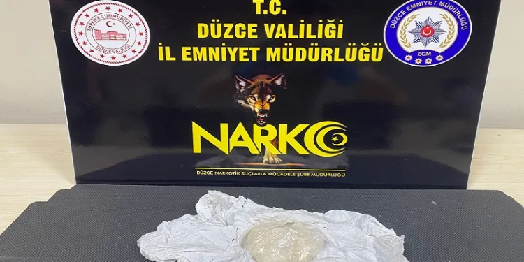 Aracında 54 gram uyuşturucu ile yakalandı