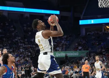 Fenerbahçe Beko, Nigel Hayes-Davis ile sözleşme yeniledi