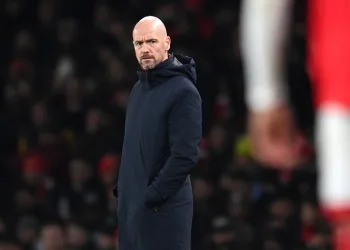 Manchester United, teknik direktör Erik ten Hag’ın sözleşmesini uzattı