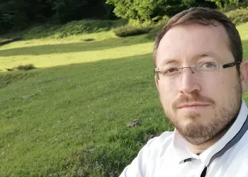 Baraja giren 2 çocuk babası boğuldu