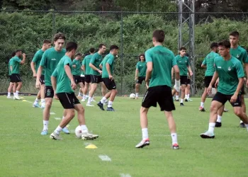 Sakaryaspor yeni sezon hazırlıklarına U19 takımıyla başladı