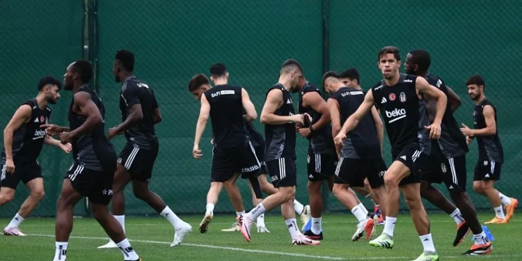 Beşiktaş, yeni sezon hazırlıklarını sürdürdü