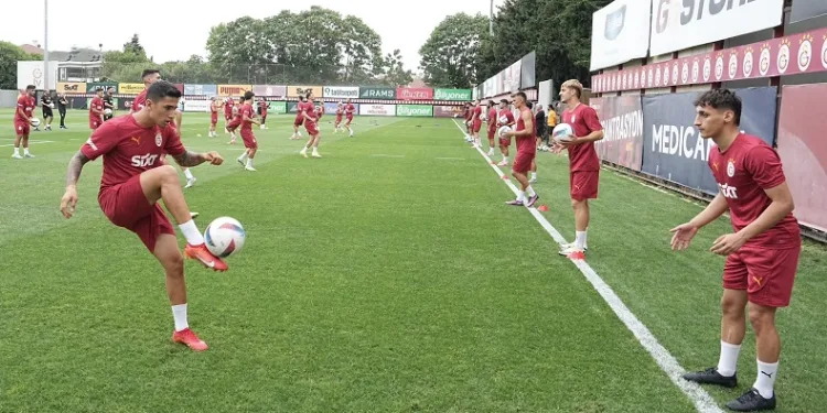 Galatasaray günü çift antrenmanla tamamladı
