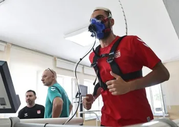 Sivassporlu futbolcular testten geçti