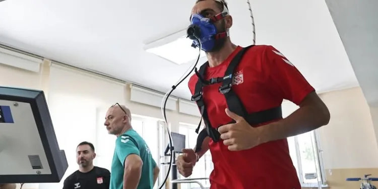 Sivassporlu futbolcular testten geçti