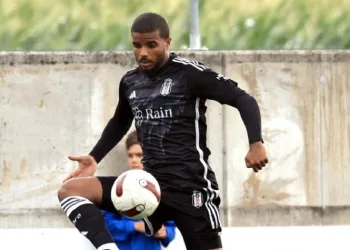 Beşiktaş’ta Valentin Rosier ile yollar ayrıldı