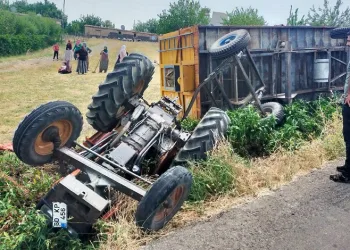 Diyarbakır’da traktör devrildi