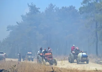 Orman yangınına çiftçi filosuyla müdahale