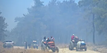 Orman yangınına çiftçi filosuyla müdahale