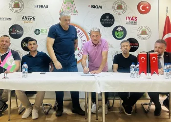 Isparta 32 Spor’da Teknik Direktör Fuat Buruk dönemi başladı