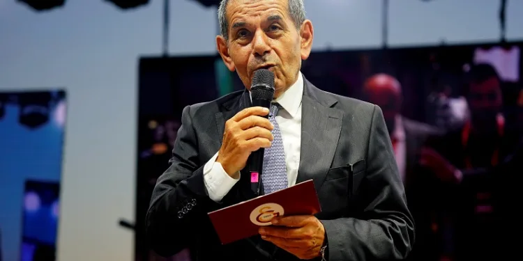 Galatasaray Başkanı Dursun Özbek: “UEFA devamlı tepemizde, cezaya muhatap olabiliriz”