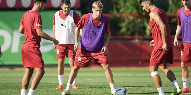 Galatasaray, yeni sezon hazırlıklarını Florya’da sürdürüyor