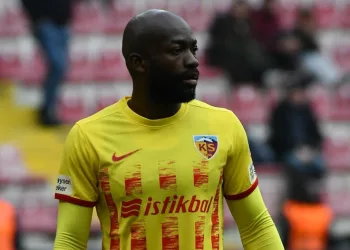 Stephane Bahoken 1 yıl daha Kayserispor’da