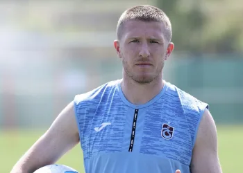 Trabzonspor’un yeni transferi John Lundstram: “Takıma sertlik katacağım”