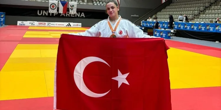 Sümeyye Kaya Çekya’da Avrupa Kupası şampiyonu oldu