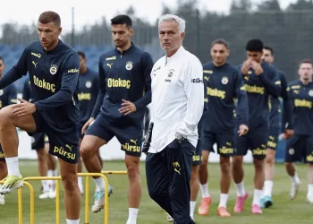 Jose Mourinho, sistemini Fenerbahçe’ye işliyor