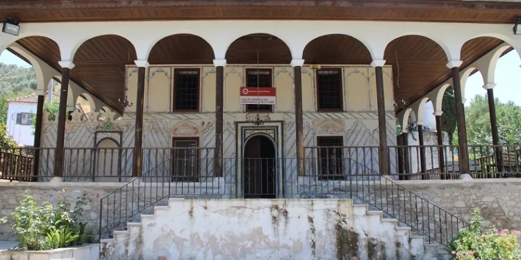 Koçarlı’da tarihe tanıklık eden Cihanoğlu Camii, 239 yıldır ayakta