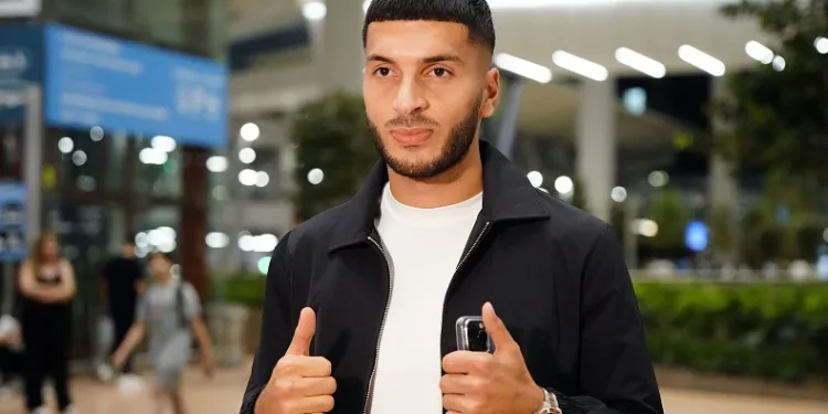 Fenerbahçe’nin yeni transferi Oğuz Aydın, İstanbul’a geldi