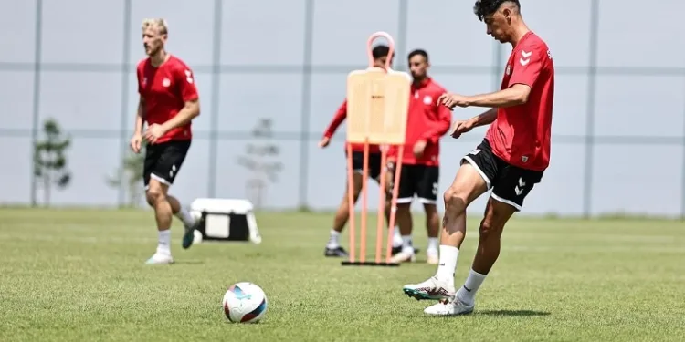 Sivasspor Erzurum’da yeni sezona hazırlanıyor