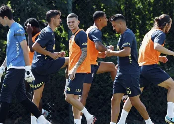 Fenerbahçe, yeni sezon hazırlıklarını sürdürdü