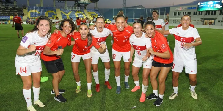 A Milli Kadın Futbol Takımı, EURO 2025 Play-Off’u garantiledi