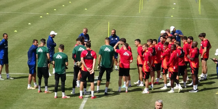 Gaziantep FK, günde çift antrenmanla yeni sezona hazırlanıyor