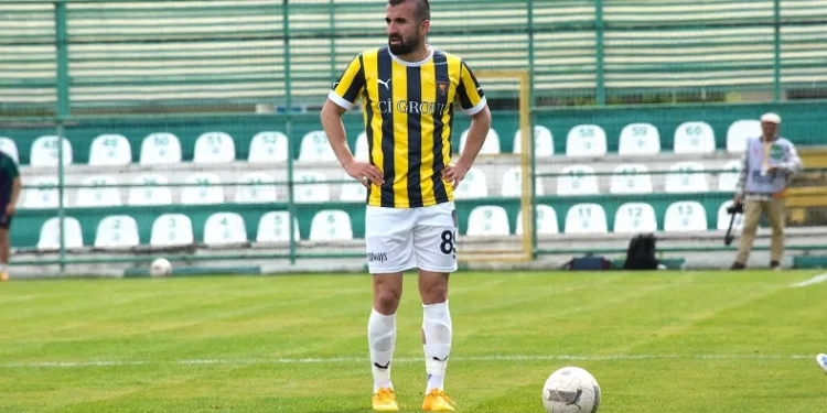 Bucaspor 1928’de Erhan Çelenk gitti