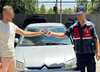 Silah zoruyla vatandaşın aracını gasp eden 3 şahıs tutuklandı