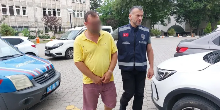 Eski çalıştığı kafede çalışanı bıçakladı