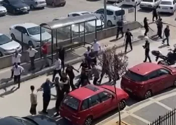 Adliye çıkışında silahlı kavga: 2 yaralı