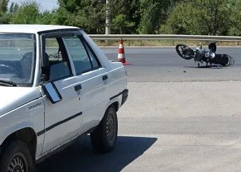 Otomobil ile motosiklet çarpıştı, 1 yaralı