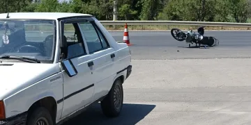 Otomobil ile motosiklet çarpıştı, 1 yaralı