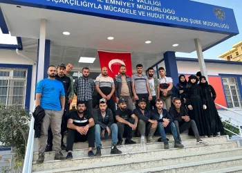 Hatay’da 28 kaçak göçmen yakalandı