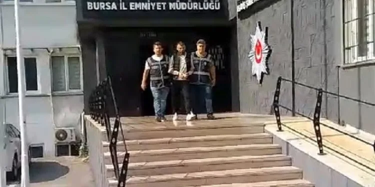 Bursa’da suç makinesi sevgilisinin evinde yakalandı