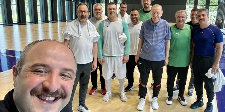 Cumhurbaşkanı Erdoğan basketbol oynadı