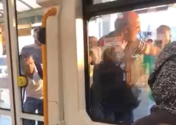 Bursa’da metroda yer verme kavgası