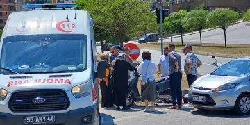 Otomobil ile motosiklet çarpıştı: 1 yaralı